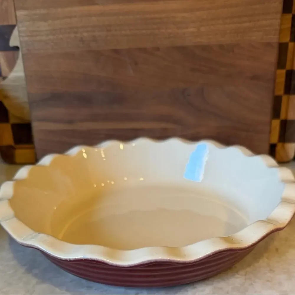 Emile Henry France stoneware ruffled pie dish